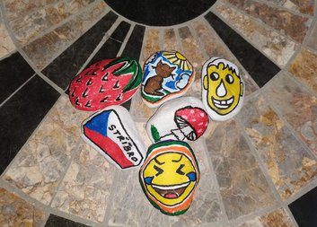 Cestujeme s malovanými kamínky